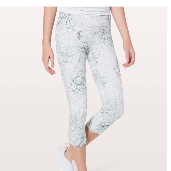 Lululemon Train Times 21” Crop White Flower 8 - Picture 3 of 10